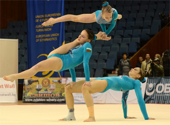 1213122 sports-acrobatc-euro-2011-1