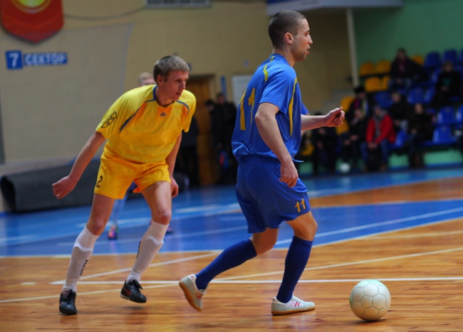 18112014futsalredcardIMG 9840