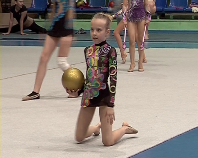 gimnastika 2013 художня гімнастика.mpg 000465937